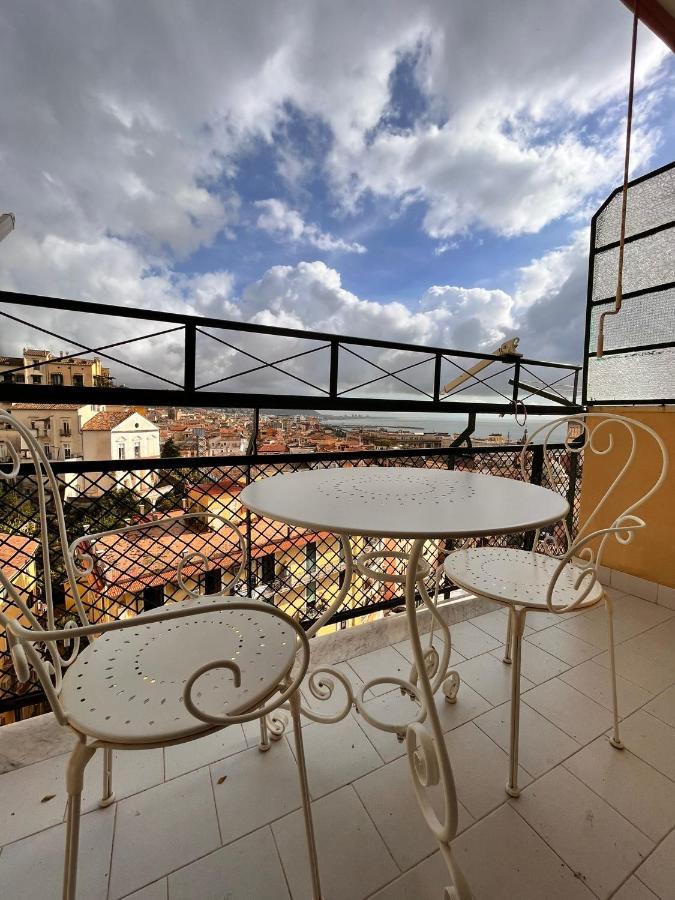 Rainbow In Salerno Apartment Extérieur photo